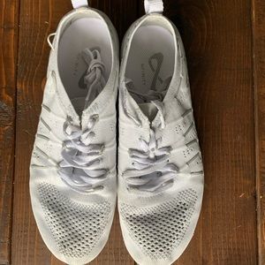 Size 7.5 Nfinity Flyte cheer shoes